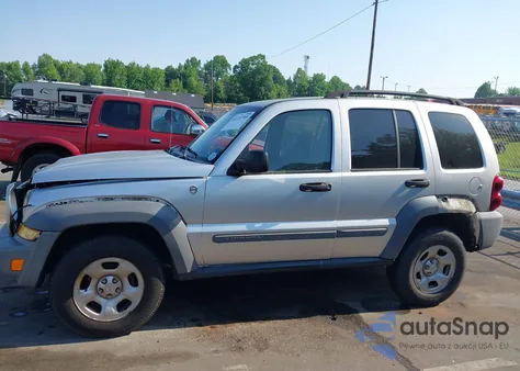 2005 Jeep Liberty Sport из США, поврежденный, VIN 1J4GL48K25W695194